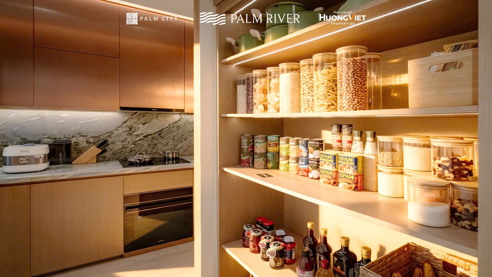 Bếp và kệ đựng đồ khô trong nhà mẫu căn hộ 3 phòng ngủ Palm River